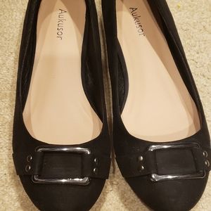 Women's flat loafers